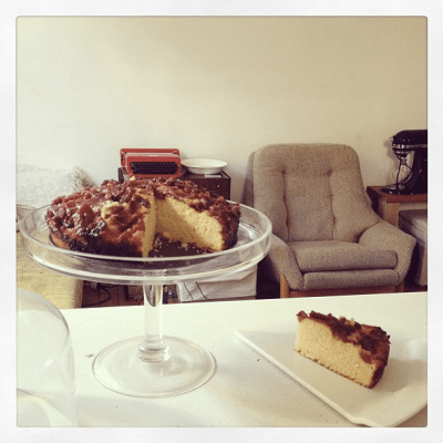 Upside-down quince cake served