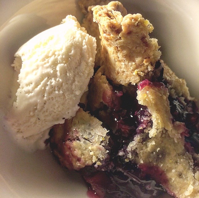 Blue and blackberry pie